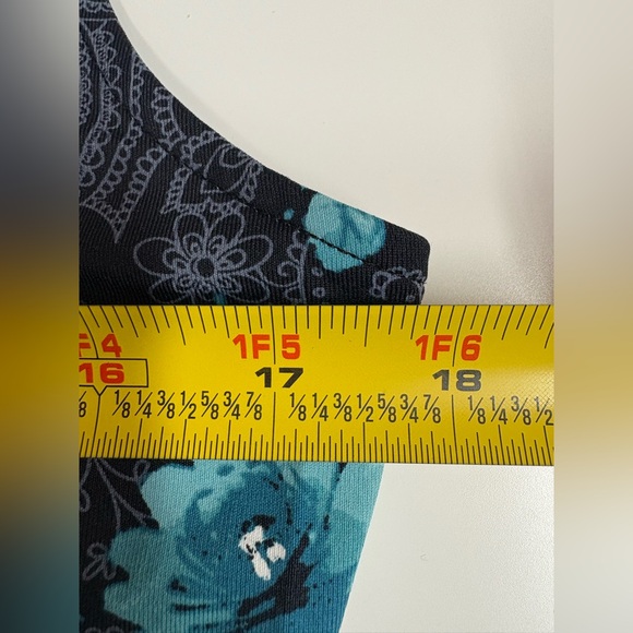 CROFT & BARROW STRECH TOP - Picture 8 of 10